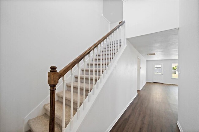 Building Photo - 5114 Park Village Dr