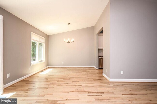 Building Photo - 2511 Fallsmere Ct
