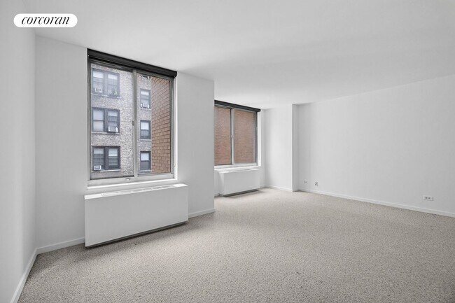 Foto del edificio - 145 E 48th St