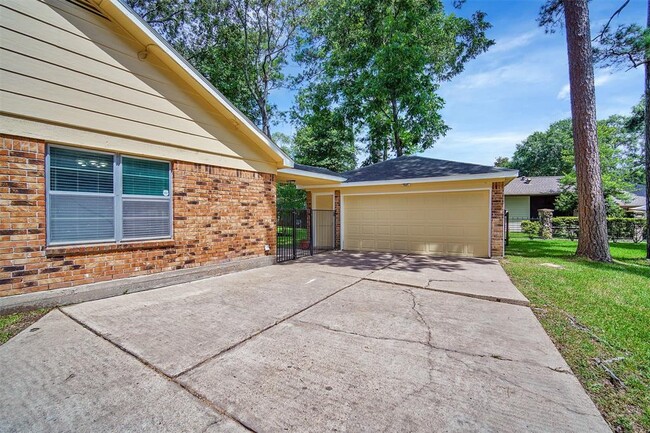 Building Photo - 600 N Rivershire Dr