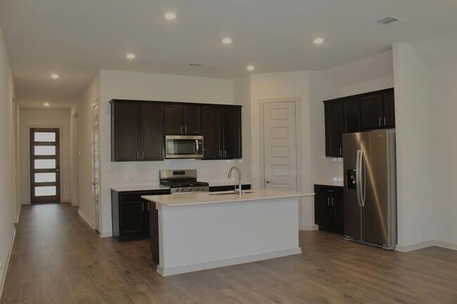 Building Photo - 2245 Leppy Ln