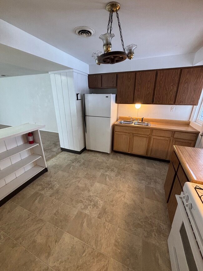 Foto del edificio - 8313 Woodhurst Dr