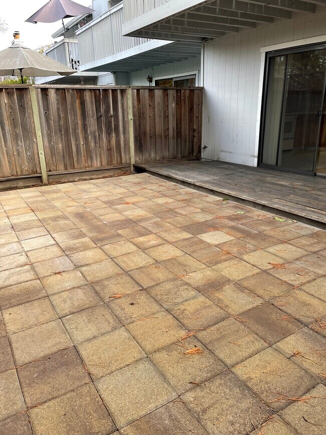 Foto del edificio - 1920 Rock St