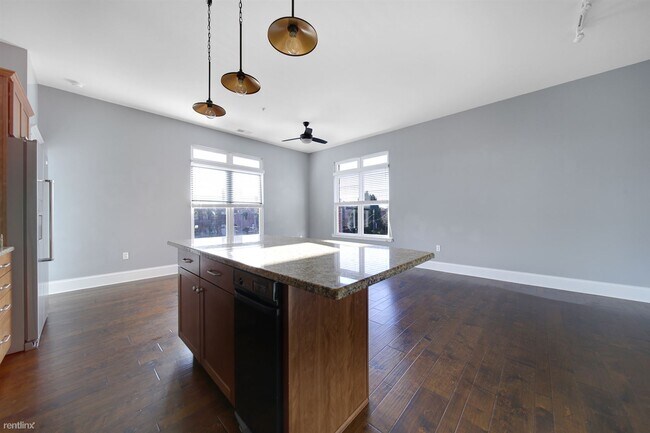 Building Photo - 2 br, 2 bath Condo - 1700 Camden Road 302