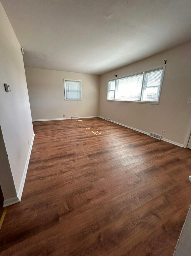 Foto del edificio - 901 Centennial Drive, Unit 901