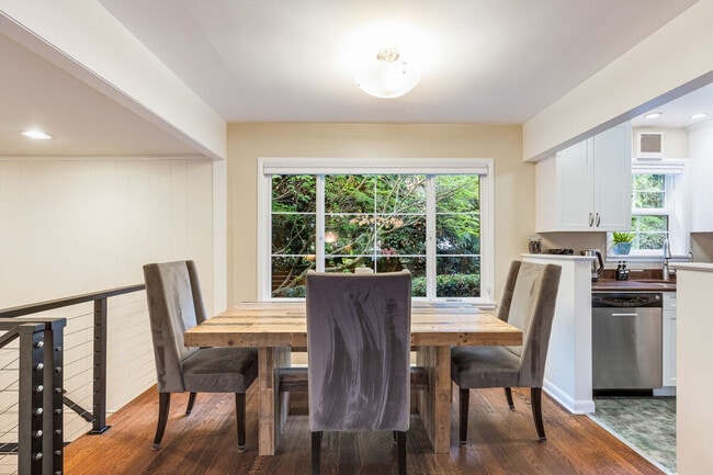 Building Photo - 3177 NE 84th St