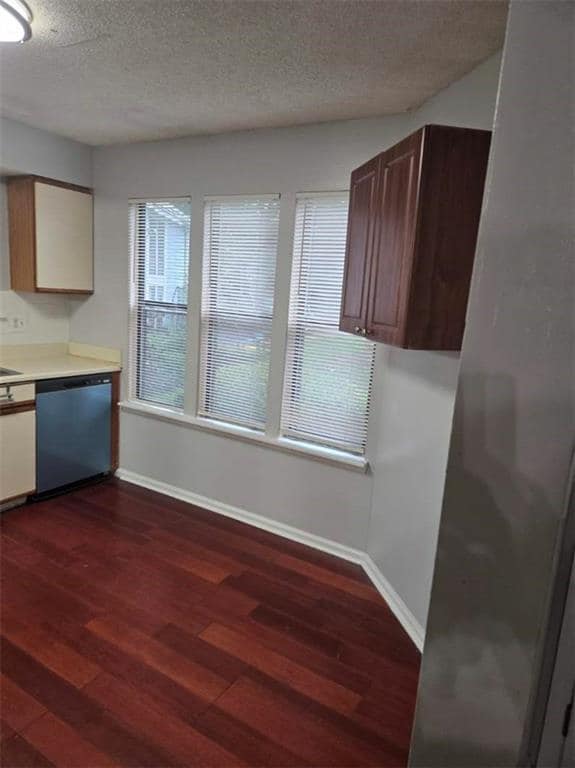 Building Photo - 1205 Empire Cir