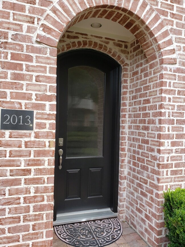 Building Photo - 2013 Fannin Sta