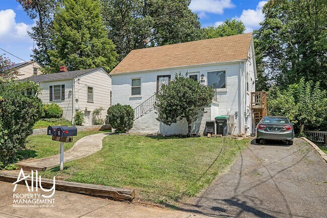 Foto del edificio - 2550 Woodland Dr
