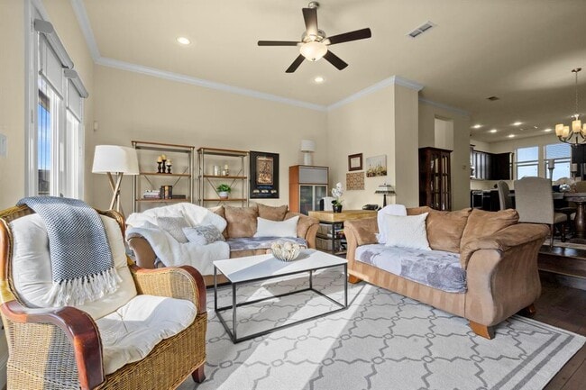 Building Photo - 8406 Oak Leaf Point Dr
