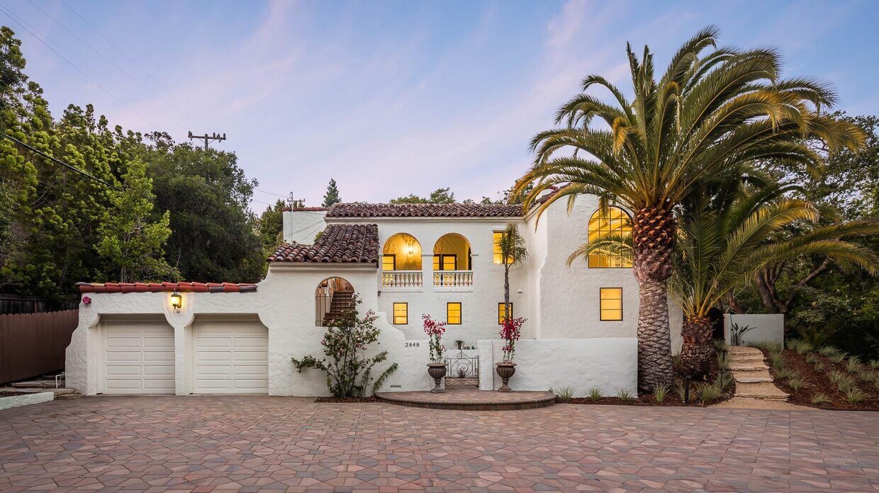 Primary Photo - 2848 Canyon Rd