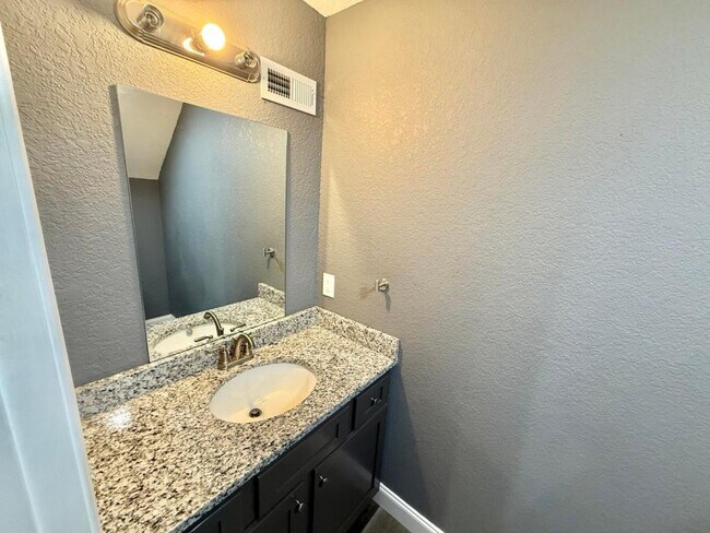 Building Photo - 535 Old Knoxville Hwy