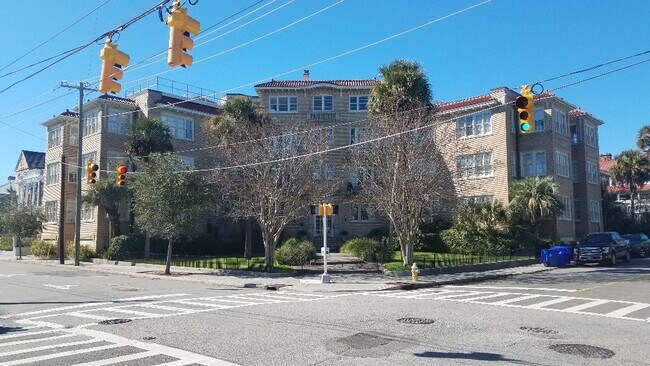 Foto del edificio - 63 Rutledge Ave