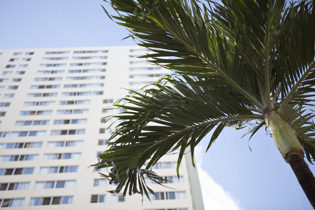 Foto del edificio - Maunakea Tower Apartment Homes