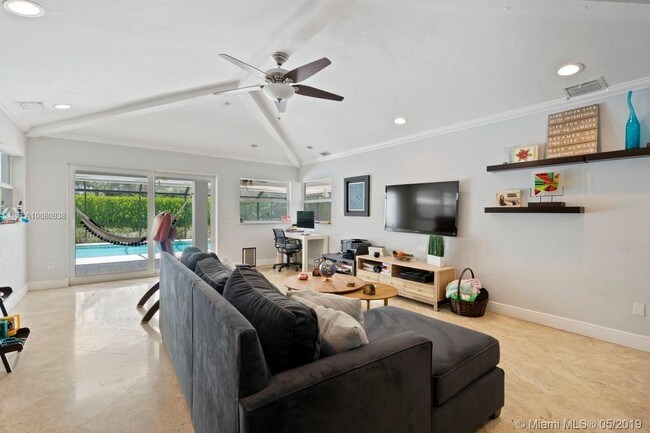 Foto del edificio - 15605 SW 73rd Ct