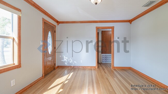 Foto del edificio - 3303 E Grant Ave
