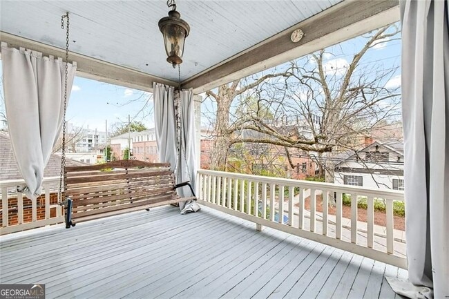 Photo - 114 E Maple St Townhome