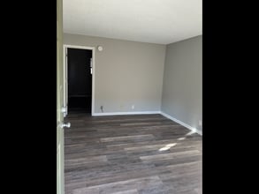 Building Photo - 276 White Bridge Pike