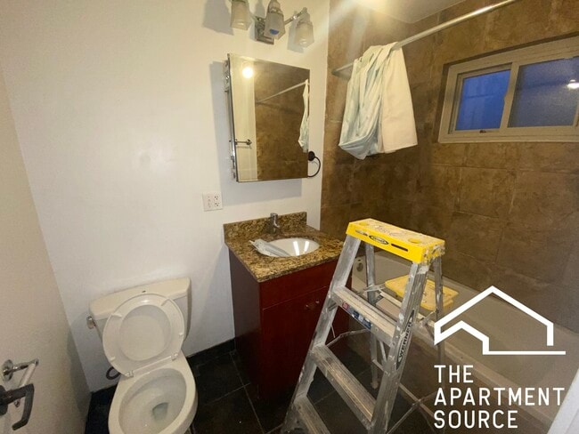 Foto del edificio - 2528 W Fitch Ave