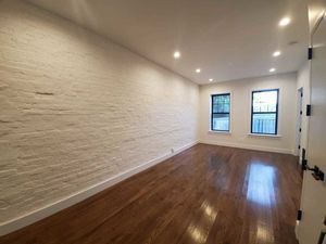 Building Photo - 819 Avenue C
