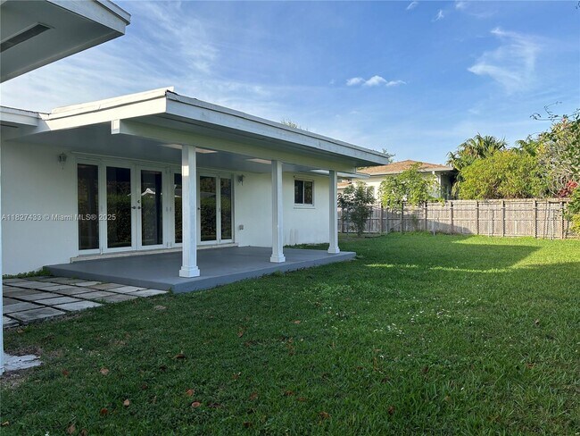 Foto del edificio - 8791 SW 87th St