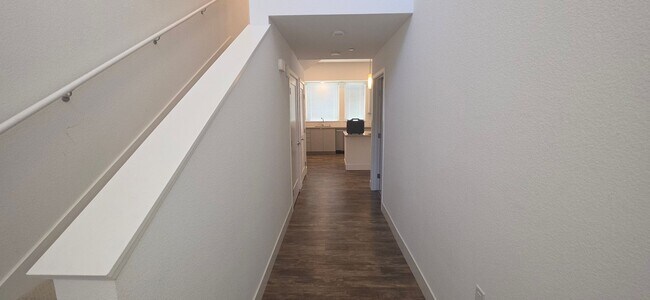 Foto del edificio - Luxury New Build with 2 En-Suites | Quartz Kitchen | Prime Fremont Location