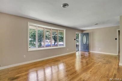 Foto del edificio - 5450 Catterick Rd