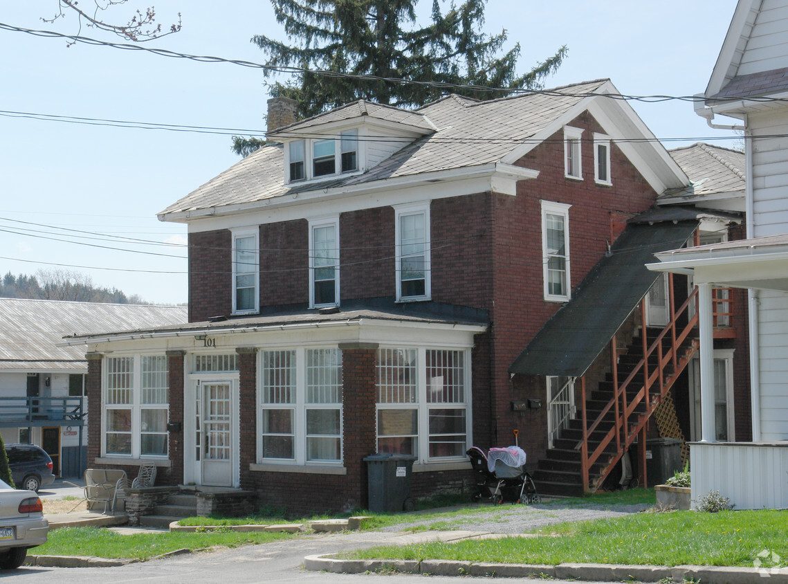 Building Photo - 101 Coal St