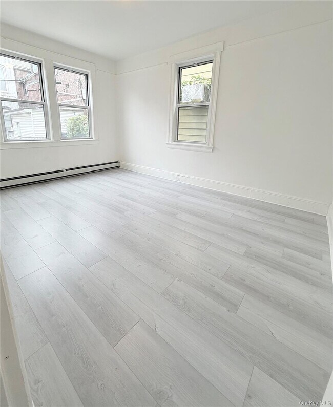 Foto del edificio - 88-08 88th St