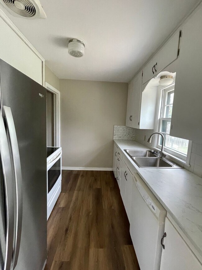 Building Photo - Family Friendly Home in Oakwood Estates