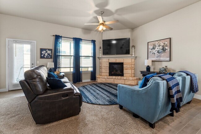 Foto del edificio - Fully Furnished
