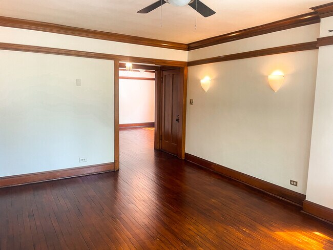 Foto del edificio - 5512 W Berteau Ave