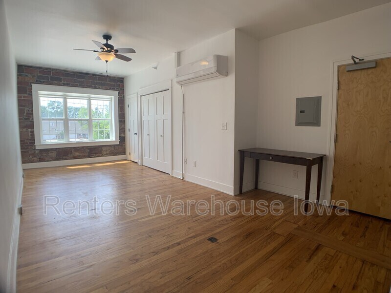 224 5th St Unit 206, West Des Moines, IA 50265 Condo for Rent in West