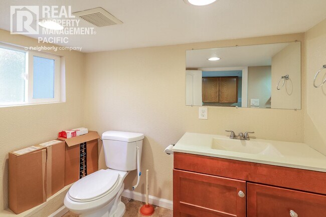 Foto del edificio - Charming 3-Bedroom Home in Glenview