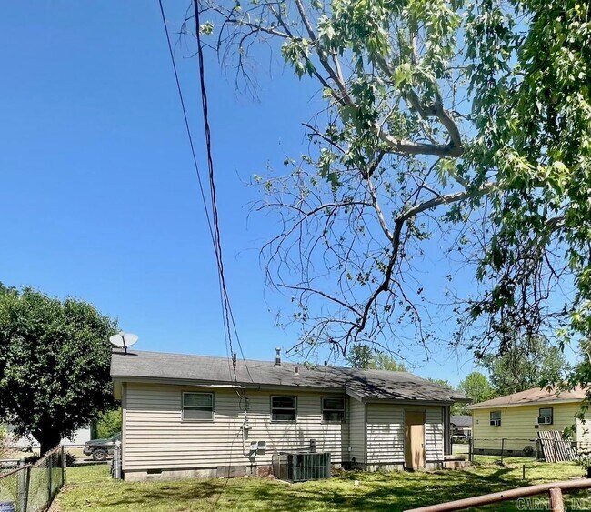 6403 Dove Ln, Little Rock, AR 72206 House for Rent in Little Rock, AR