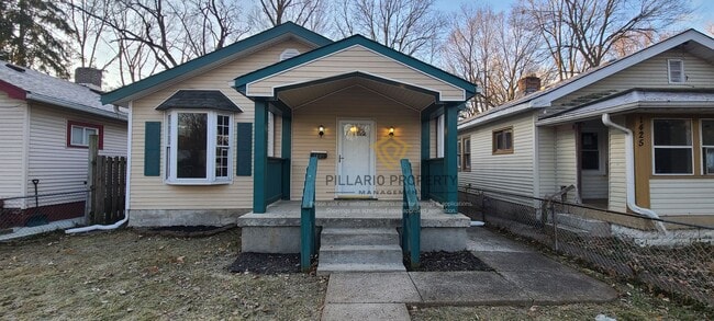 Photo - 1421 W 33rd St. House
