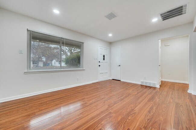 Building Photo - 13809 Janwood Ln