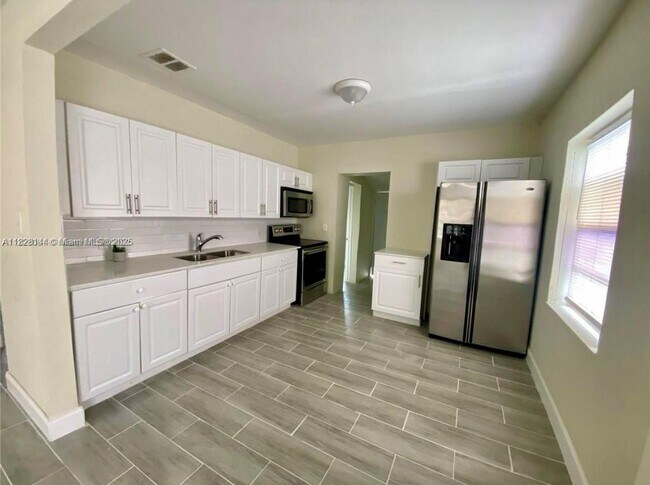 Foto del edificio - 1818 NW 58th St