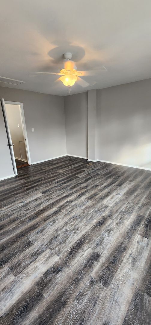 Building Photo - 5944 Engel Ave