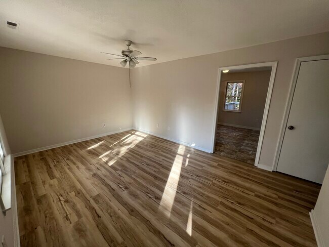 Foto del edificio - 712 Marbleridge Rd