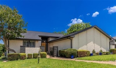 Building Photo - 224 Sovereign Ct