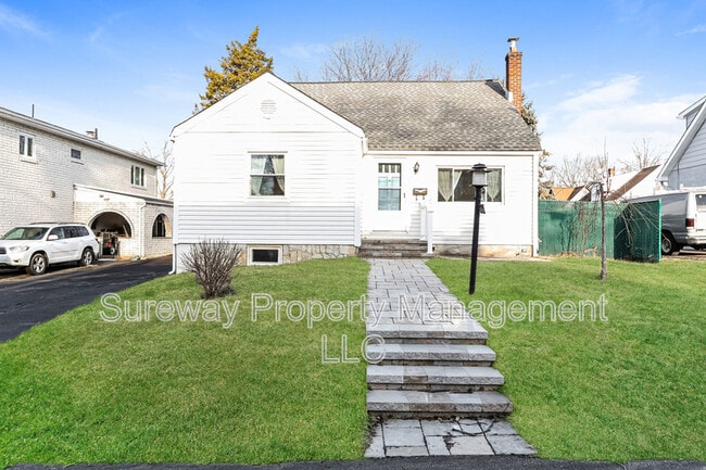 Photo - 1097 Richardson Ave House