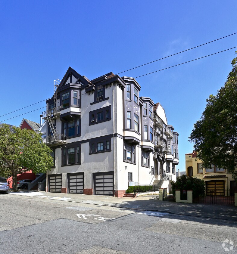 Building Photo - 3967 Sacramento St