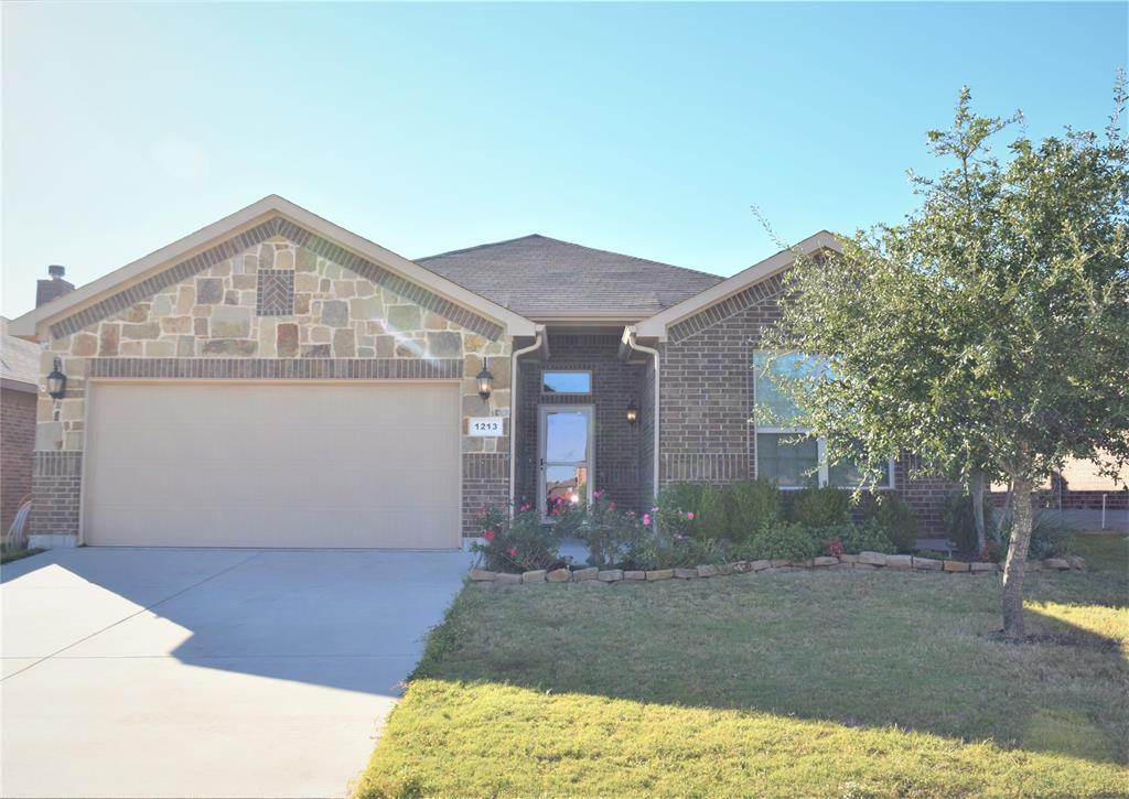 1213 Glen Ct, Weatherford, TX 76087 House for Rent in Weatherford, TX