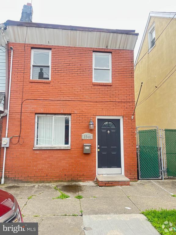 Building Photo - 2740 Kirkbride St