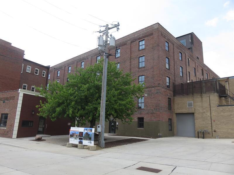 800 Isabel Bloom Way Unit 3206, Davenport, IA 52803 Condo for Rent in