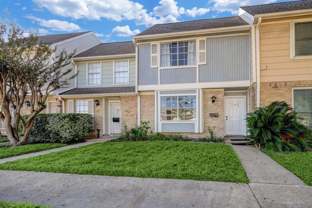 Foto principal - 8102 Amelia Rd