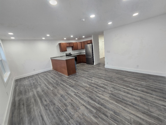 Building Photo - 112 Ivy Trce