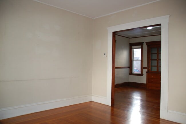 Foto del edificio - 81 Bristol Rd