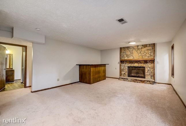 Building Photo - 1309 Laurel Cliff Dr SE